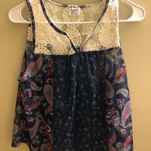Patterned tank